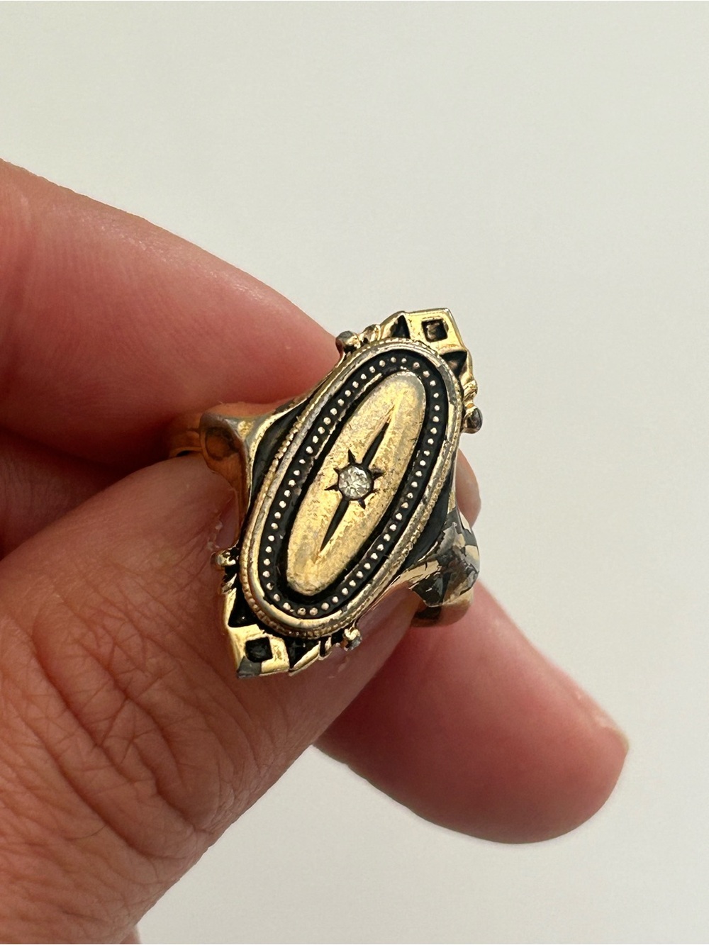 Avon Kensington Marquise Starburst Ring with Clear Center Stone - Picture 5 of 6